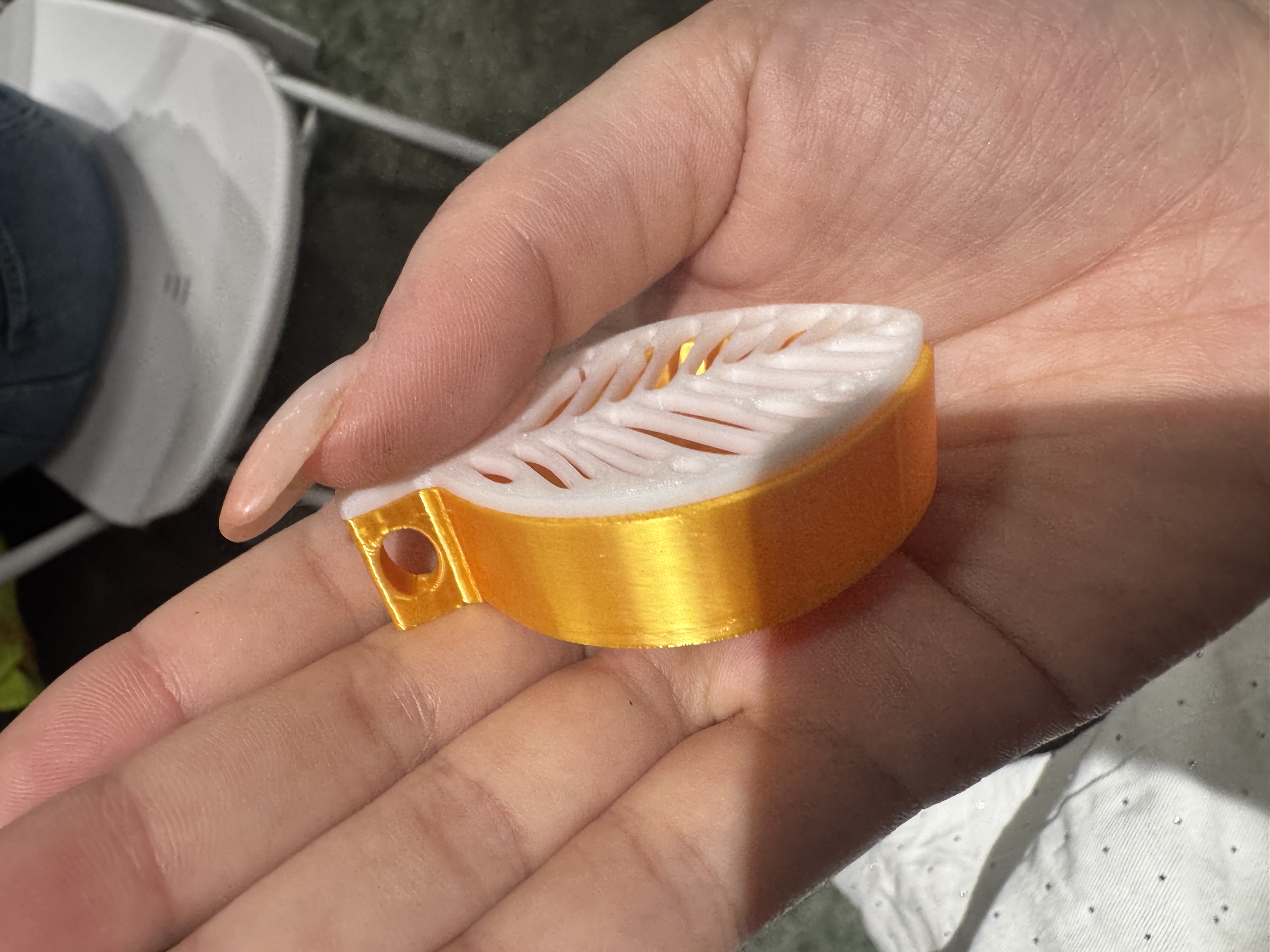 Her Leaf 语音触发器硬件原型侧面照片